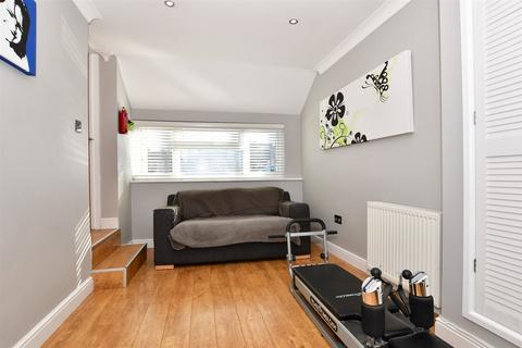 95 Ediva Road, Meopham, Gravesend, DA13 0ND