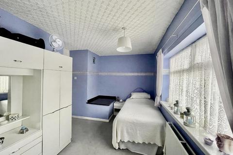 11 Angus Close, West Bromwich, B71 1BE