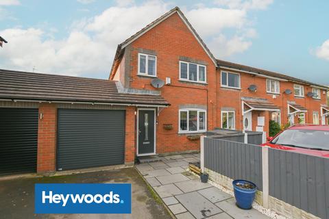 3 bedroom townhouse for sale, Kingfisher Close, Madeley, Crewe