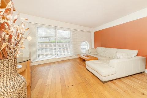 2 bedroom flat for sale - Cascades Tower, Canary Wharf E14