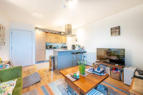 1 bedroom flat to rent - High Street, Stratford, London, E15