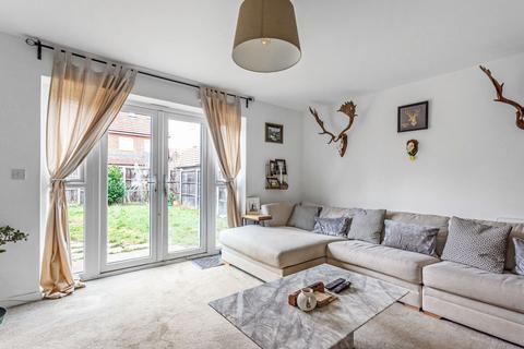 18 Brooklands Crescent, Edenbridge, TN8 6FQ