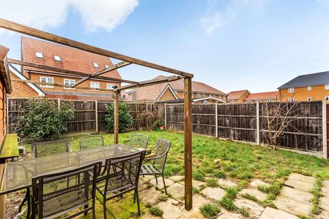18 Brooklands Crescent, Edenbridge, TN8 6FQ