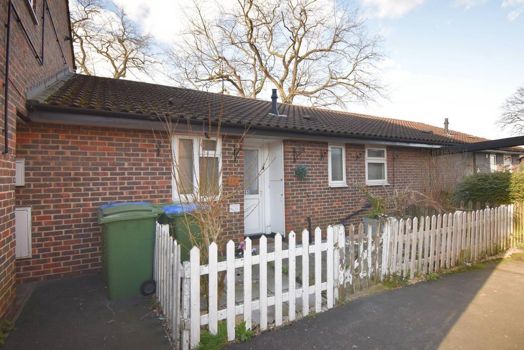 Ambleside Avenue, WaltononThames, KT12 2 bed bungalow for sale £395,000