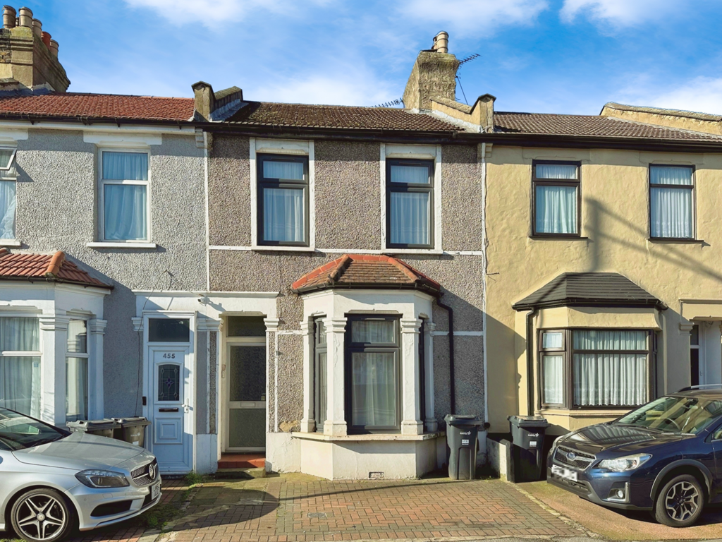 Ley Street, ILFORD, IG2 3 bed terraced house for sale £450,000
