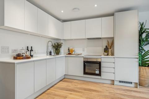 2 bedroom apartment to rent, Bath Road, Slough, SL1