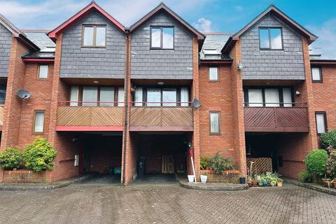 3 bedroom terraced house for sale, Cwrt Hafren, Chapel Street, Llanidloes, Powys, SY18