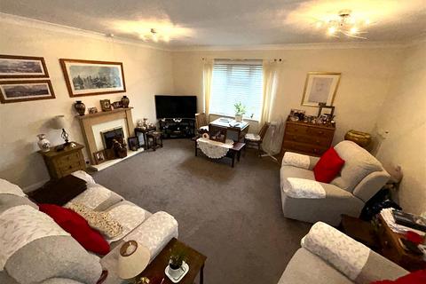 1 bedroom retirement property for sale, Greenbank Lodge, Forest Close, Chislehurst