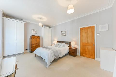 32 Latimer Road, Wimbledon, London, SW19 1EP