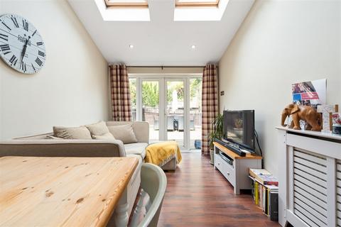 68a Quicks Road, London, SW19 1EX