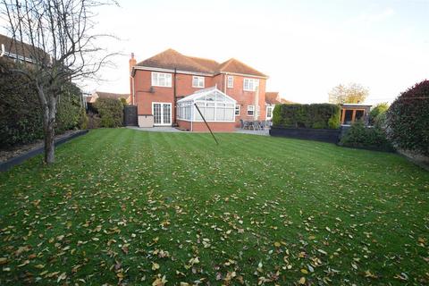 5 bedroom detached house for sale - Southfield Road, Holton-Le-Clay DN36