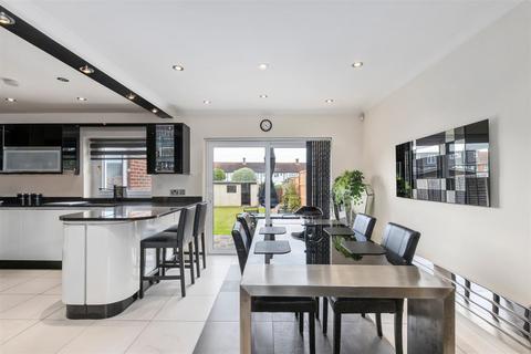 178 Tudor Drive, Morden, SM4 4PG