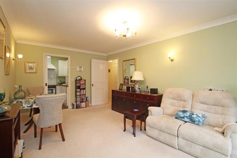 1 bedroom retirement property for sale, Henty Gardens, Chichester