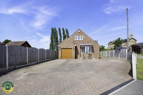 4 bedroom detached house for sale, Station Road, Walkeringham, Doncaster