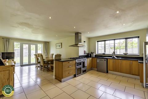 undefined, Station Road, Walkeringham, Doncaster