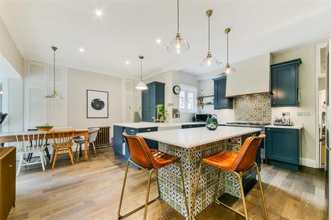 25a Stanton Road, London, SW20 8RW