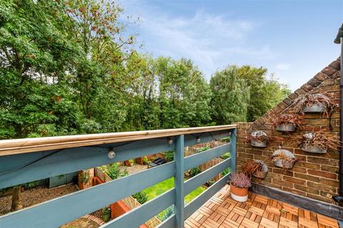 25a Stanton Road, London, SW20 8RW