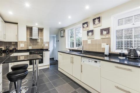 11 All Saints Road, London, SW19 1BU