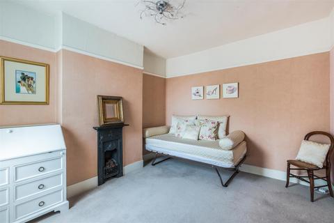 11 All Saints Road, London, SW19 1BU
