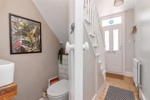 31 Bronson Road, London, SW20 8DZ