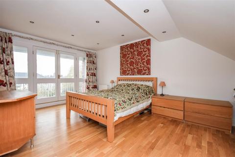 154 Grand Drive, London, SW20 9LZ
