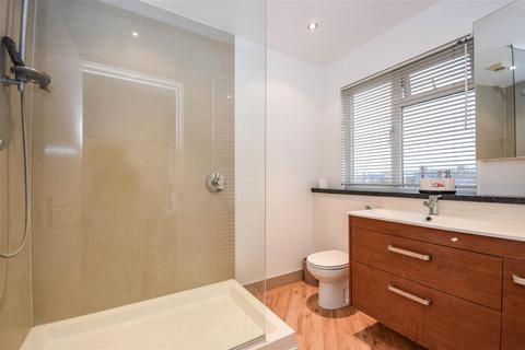 154 Grand Drive, London, SW20 9LZ