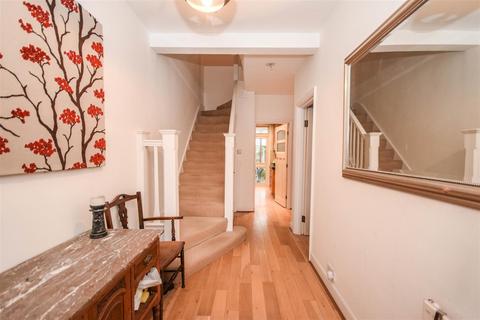 154 Grand Drive, London, SW20 9LZ