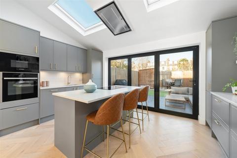 101 Effra Road, Wimbledon, London, SW19 8PS