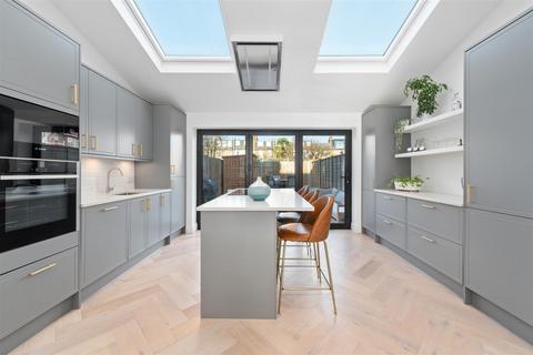 101 Effra Road, Wimbledon, London, SW19 8PS