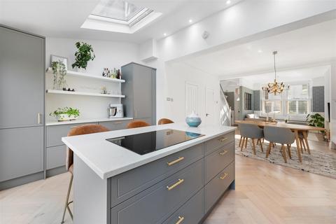 101 Effra Road, Wimbledon, London, SW19 8PS