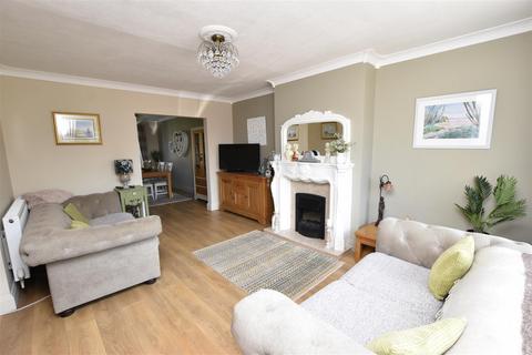 4 bedroom chalet for sale, Eastfield Rise, Holton - Le - Clay DN36