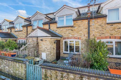 10 Bradshaw Close, London, SW19 8NL