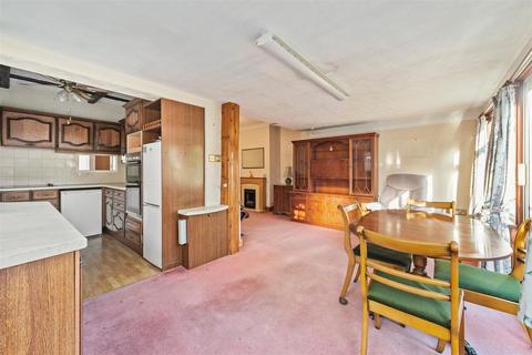 3 bedroom end of terrace house for sale, Windermere Avenue, London SW19