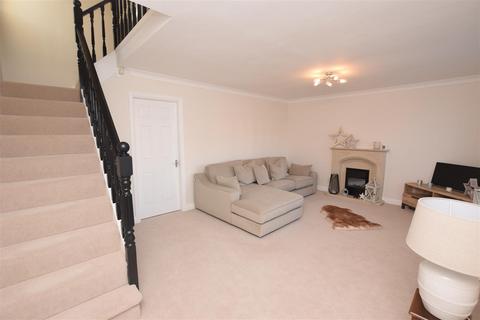 3 bedroom semi-detached house for sale, Thorganby Road, Cleethorpes DN35