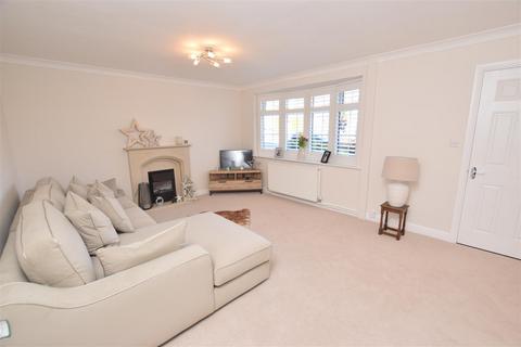 3 bedroom semi-detached house for sale, Thorganby Road, Cleethorpes DN35