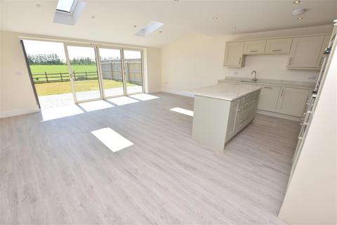 6 bedroom detached house for sale, Clyburn Close, Tetney DN36