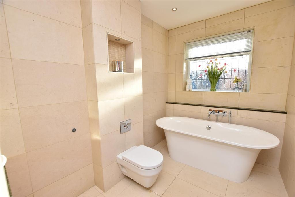 En suite bathroom/wc