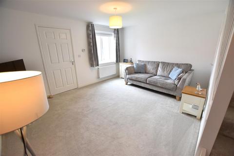 2 Cromwell Close, Grimsby, DN31 2FG