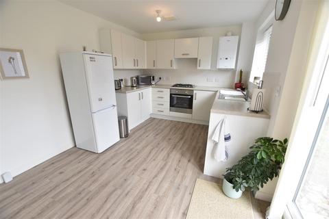 2 Cromwell Close, Grimsby, DN31 2FG