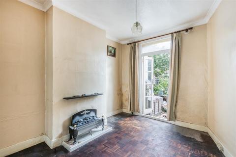 37 Aston Road, London, SW20 8BG