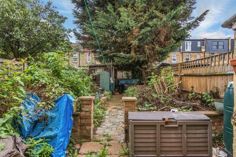 37 Aston Road, London, SW20 8BG