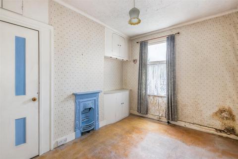 37 Aston Road, London, SW20 8BG