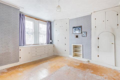 37 Aston Road, London, SW20 8BG