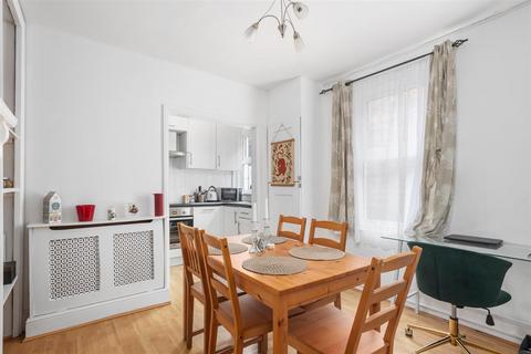 2 bedroom flat for sale, Kingston Road, Raynes Park SW20