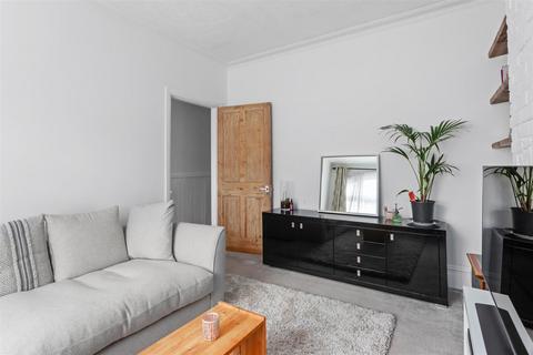 2 bedroom flat for sale, Kingston Road, Raynes Park SW20