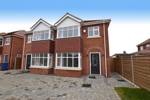 3 bedroom semi-detached house for sale, Newbold Court, Cleethorpes DN35
