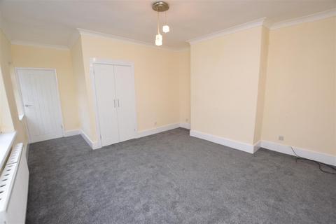 Flat 2, 13 Albert Road, Cleethorpes, DN35 8LX