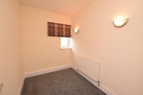 Flat 2, 13 Albert Road, Cleethorpes, DN35 8LX