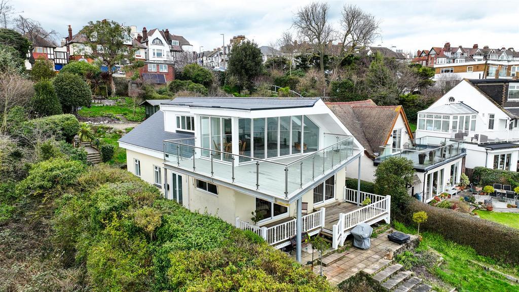 Undercliff Gardens, LeighOnSea 5 bed detached house £1,900,000