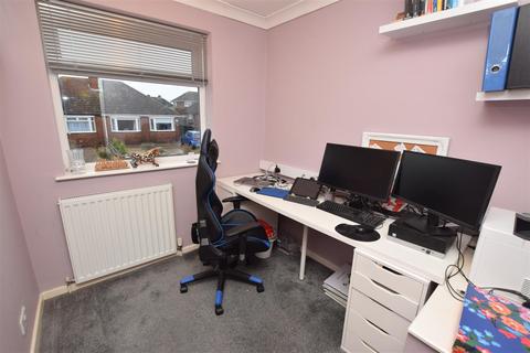 3 bedroom semi-detached house for sale, Lynton Rise, Cleethorpes DN35